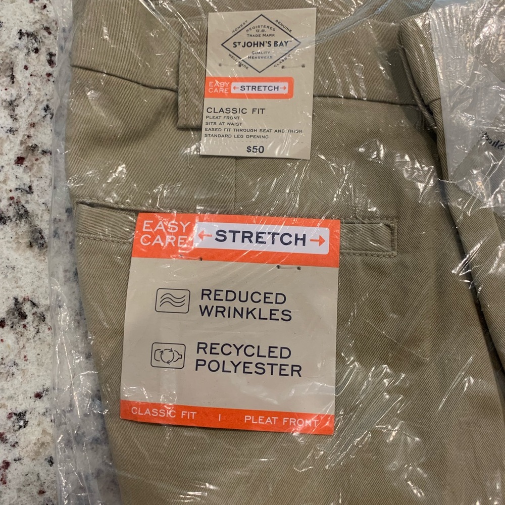 NEW WITH TAGS St. John’s Bay Men’s Khaki Pants